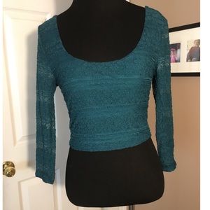 Long sleeve- crop top